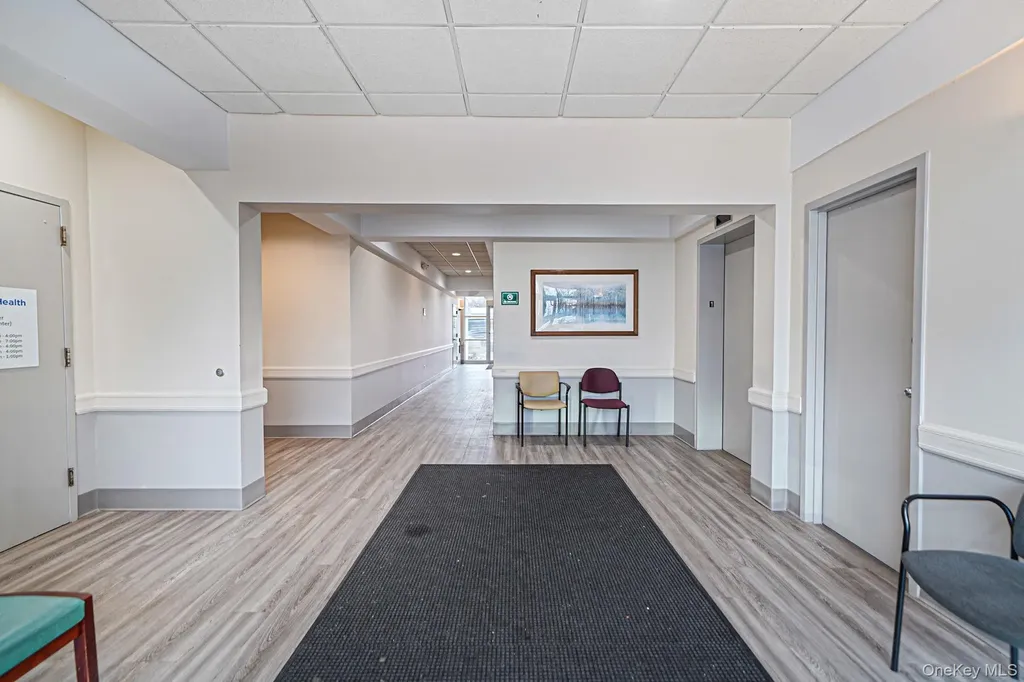 180 E Main Street Bay Shore NY 11706