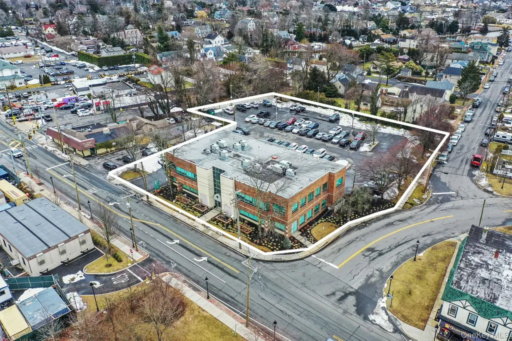 180 E Main Street Bay Shore NY 11706