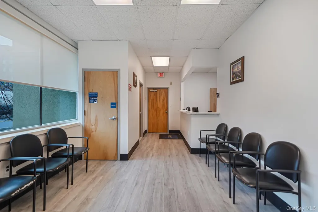 180 E Main Street Bay Shore NY 11706