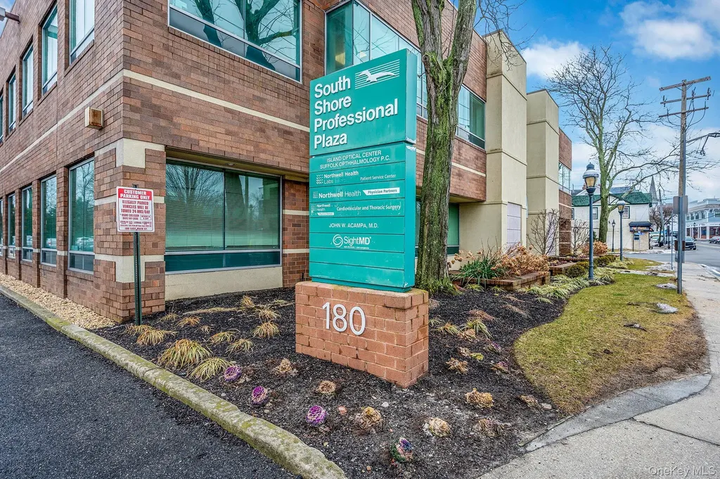 180 E Main Street Bay Shore NY 11706