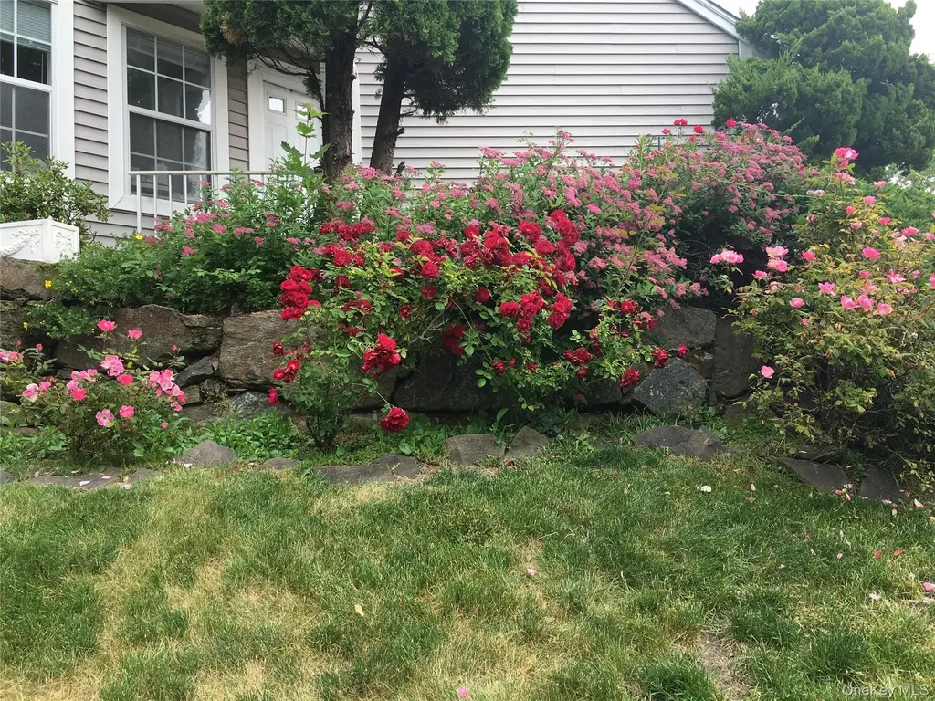 83 Roundtop Road Yonkers NY 10710