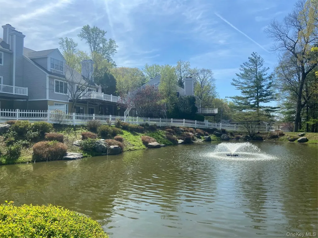 83 Roundtop Road Yonkers NY 10710