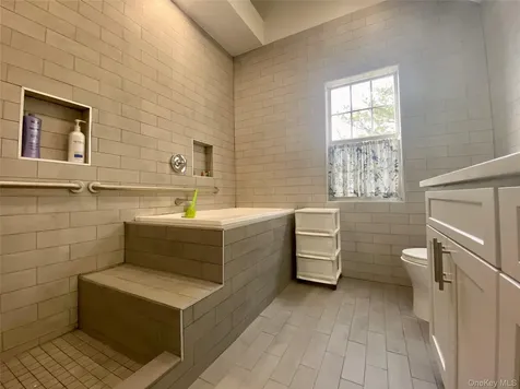 83 Roundtop Road Yonkers NY 10710