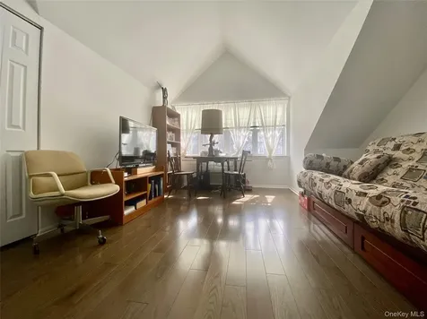 83 Roundtop Road Yonkers NY 10710