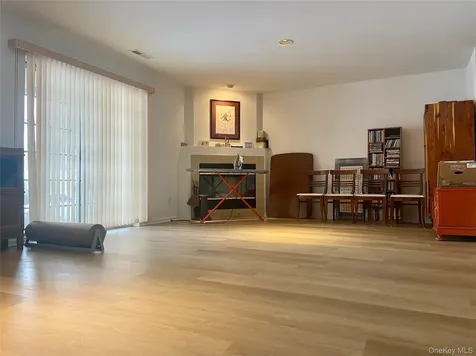 83 Roundtop Road Yonkers NY 10710