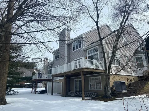 83 Roundtop Road Yonkers NY 10710