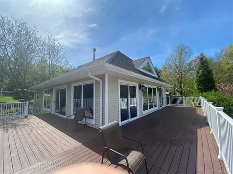 83 Roundtop Road Yonkers NY 10710