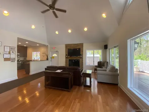 83 Roundtop Road Yonkers NY 10710