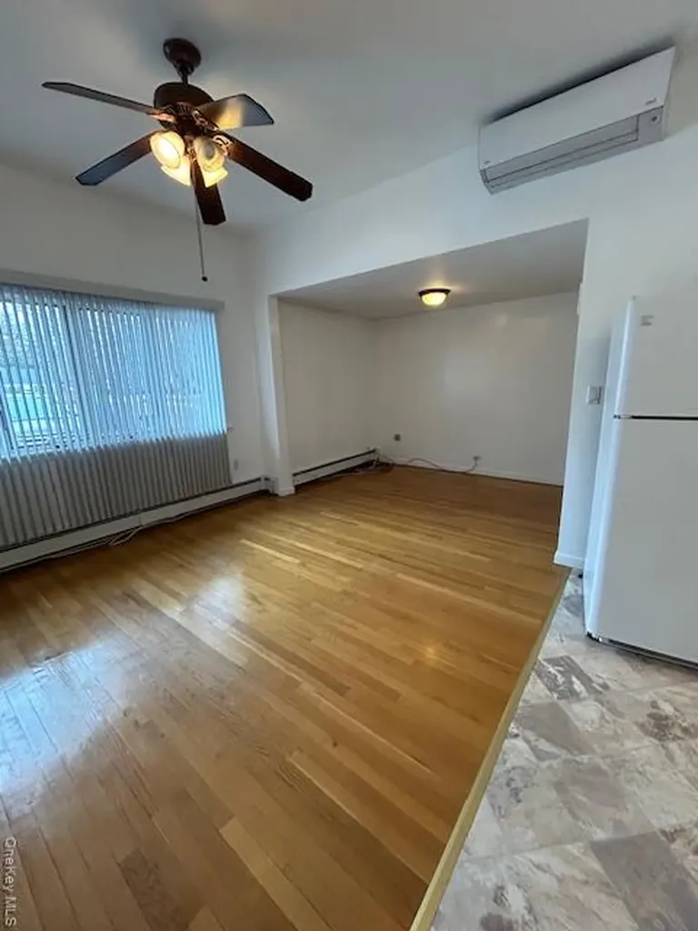 85 Heling Boulevard Lindenhurst NY 11757