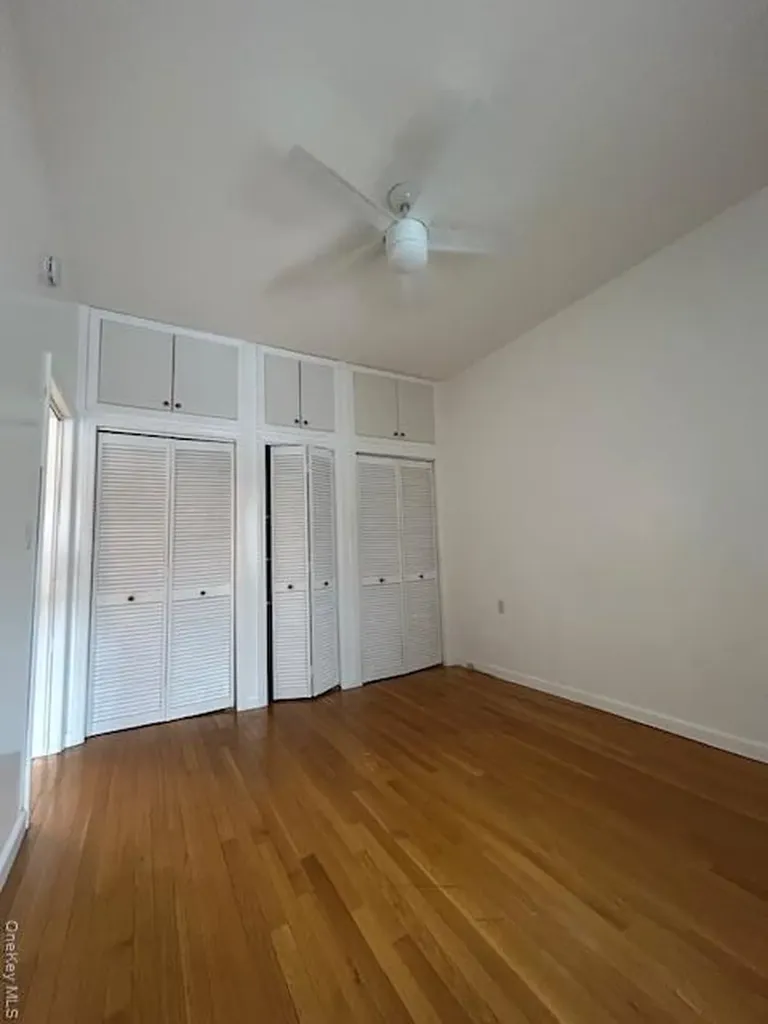 85 Heling Boulevard Lindenhurst NY 11757