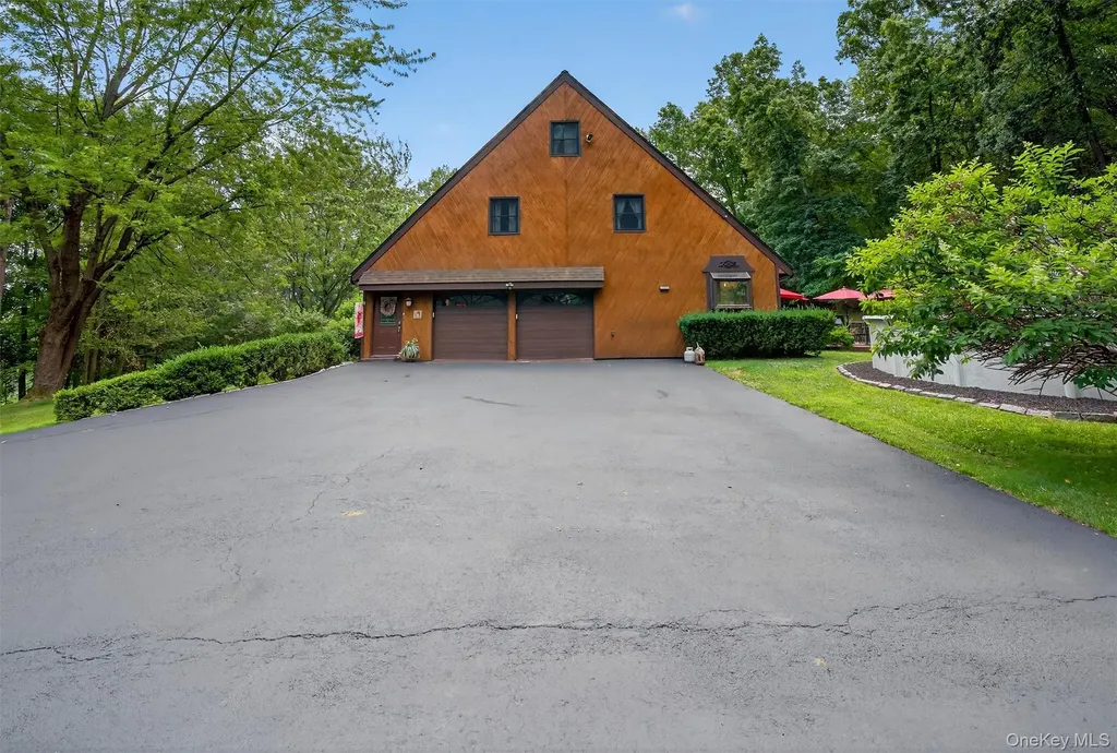 41 Hickory Hill Road Newburgh NY 12550