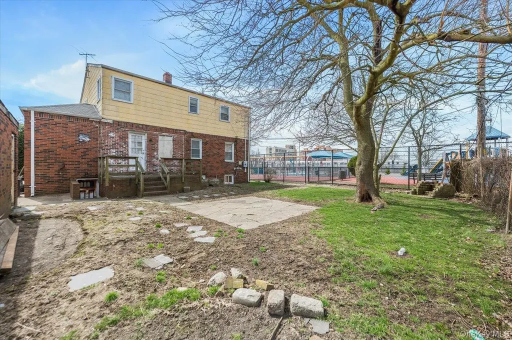 15 E Hudson Street Long Beach NY 11561