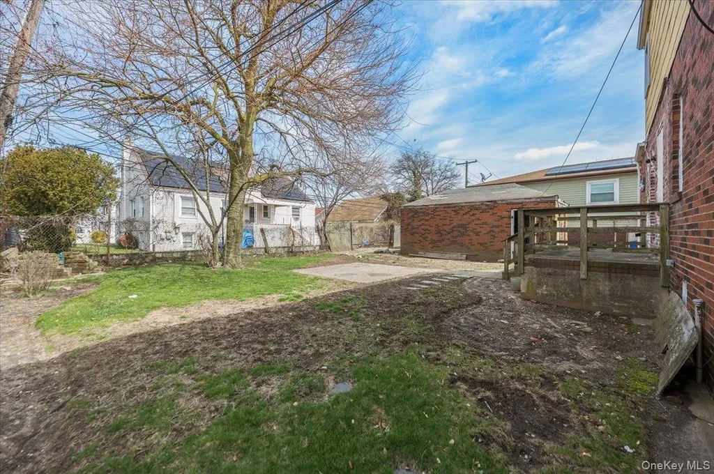 15 E Hudson Street Long Beach NY 11561
