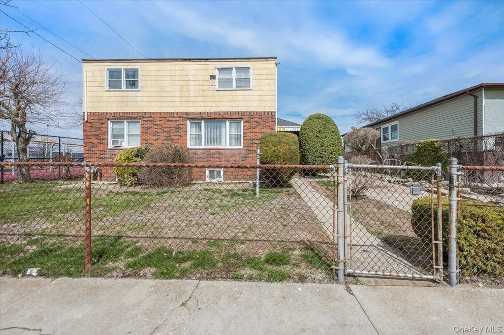 15 E Hudson Street Long Beach NY 11561