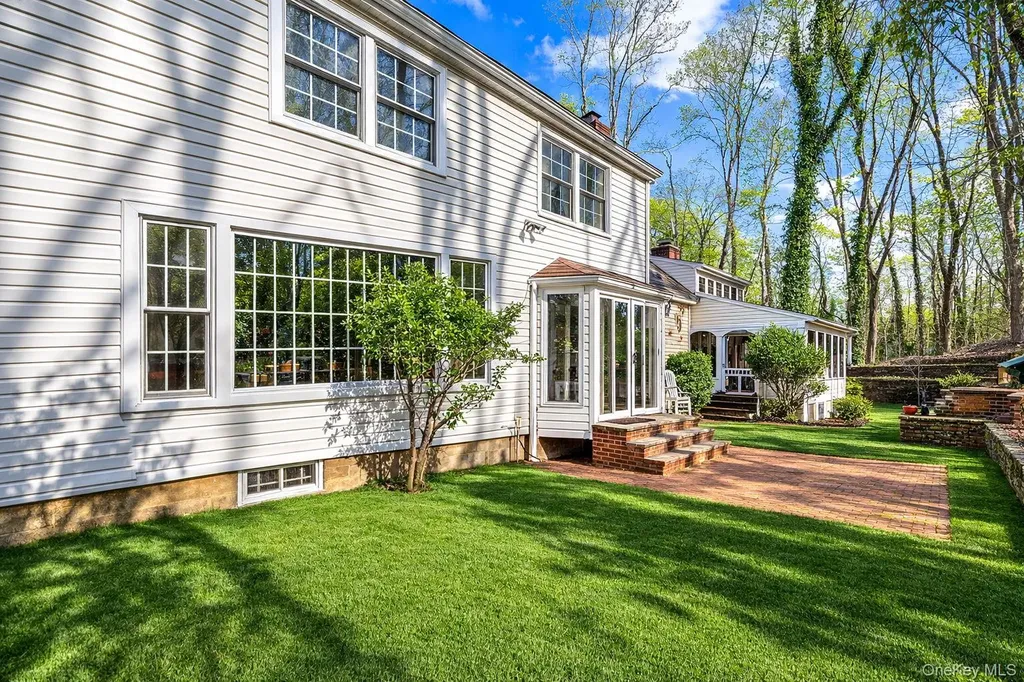 1 Spring Hollow Road Nissequogue NY 11780