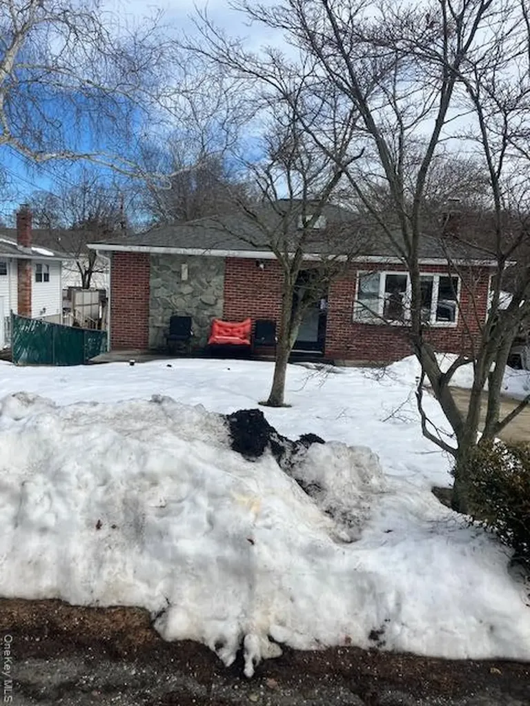13 Gores Drive Mastic NY 11950