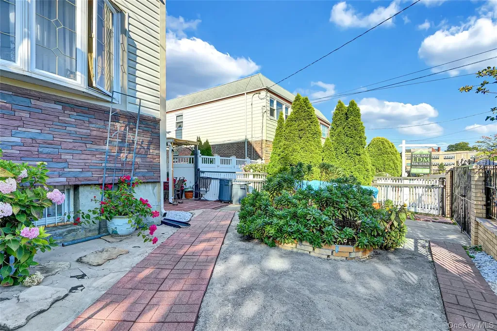 150-27 16th Road Whitestone NY 11357