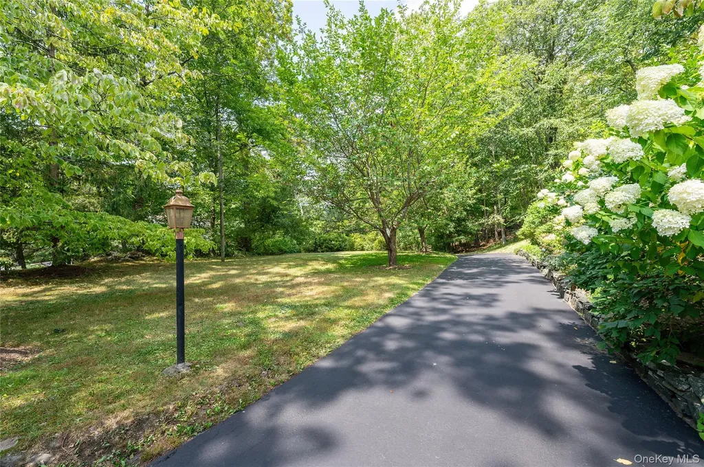46 Oregon Road Armonk NY 10504