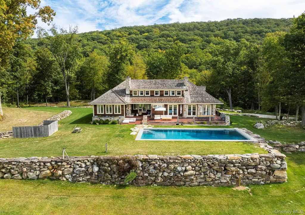 121 Quaker Hill Road Pawling NY 12564