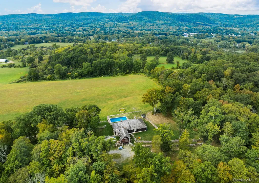 121 Quaker Hill Road Pawling NY 12564