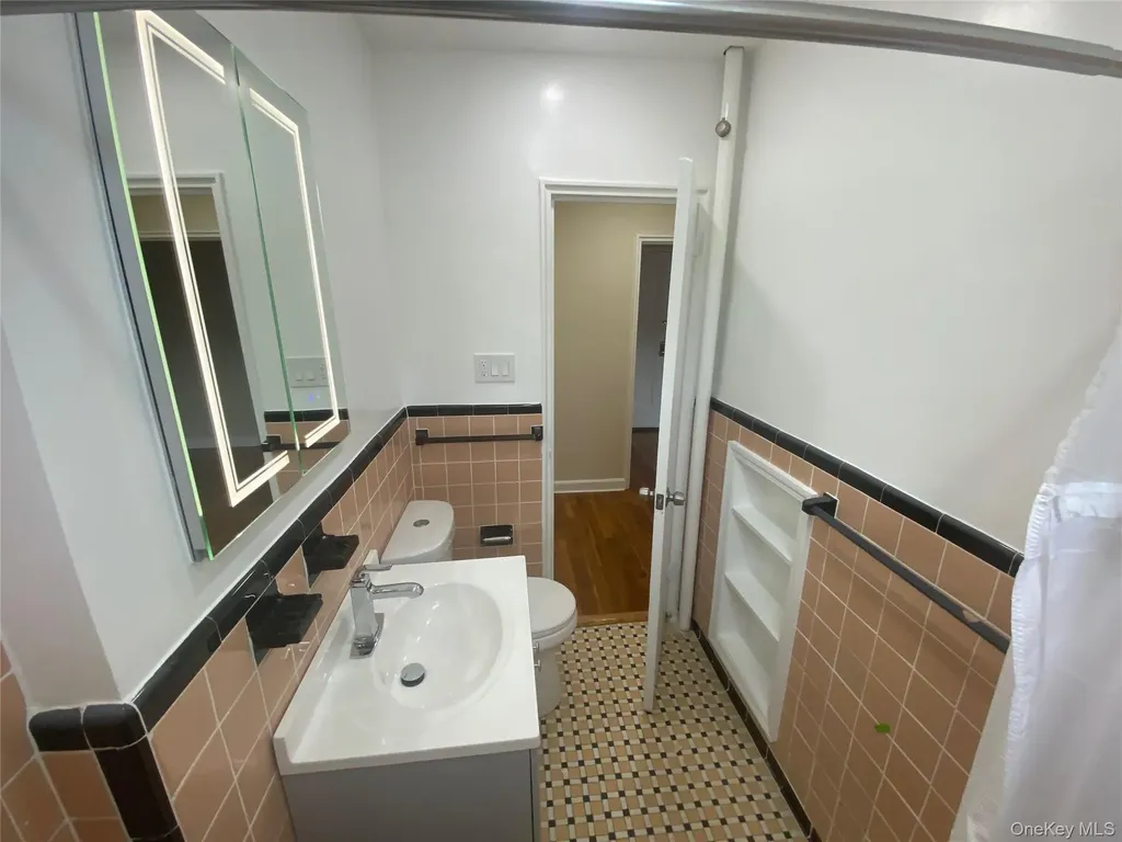 32 Cathedral Avenue Hempstead NY 11550