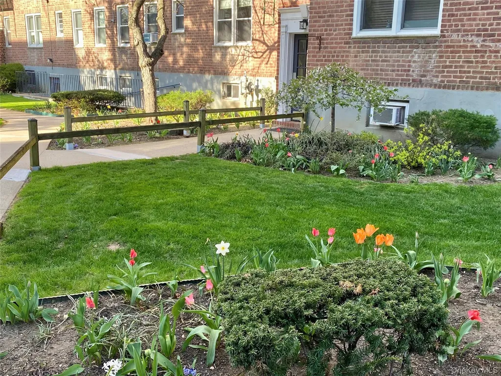 32 Cathedral Avenue Hempstead NY 11550
