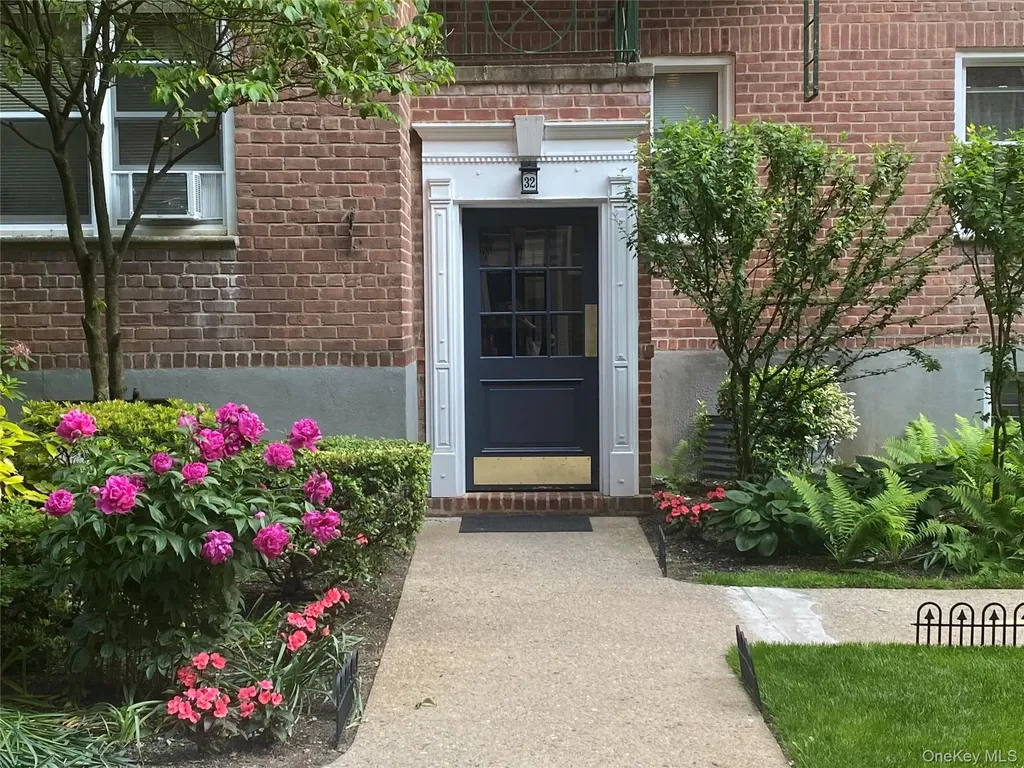 32 Cathedral Avenue Hempstead NY 11550