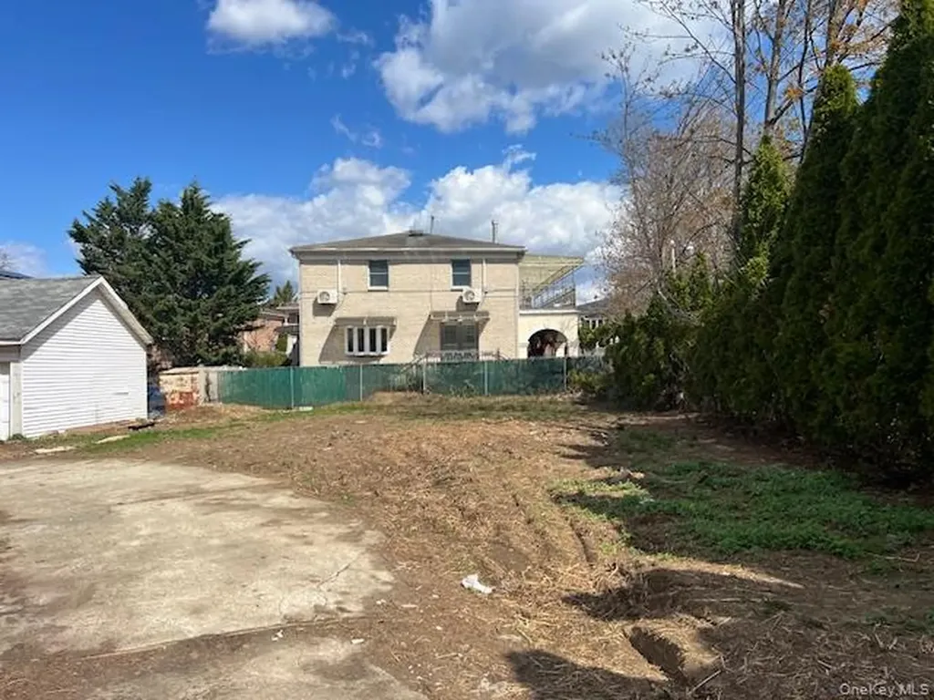 146-43 Bayside Avenue Flushing NY 11354