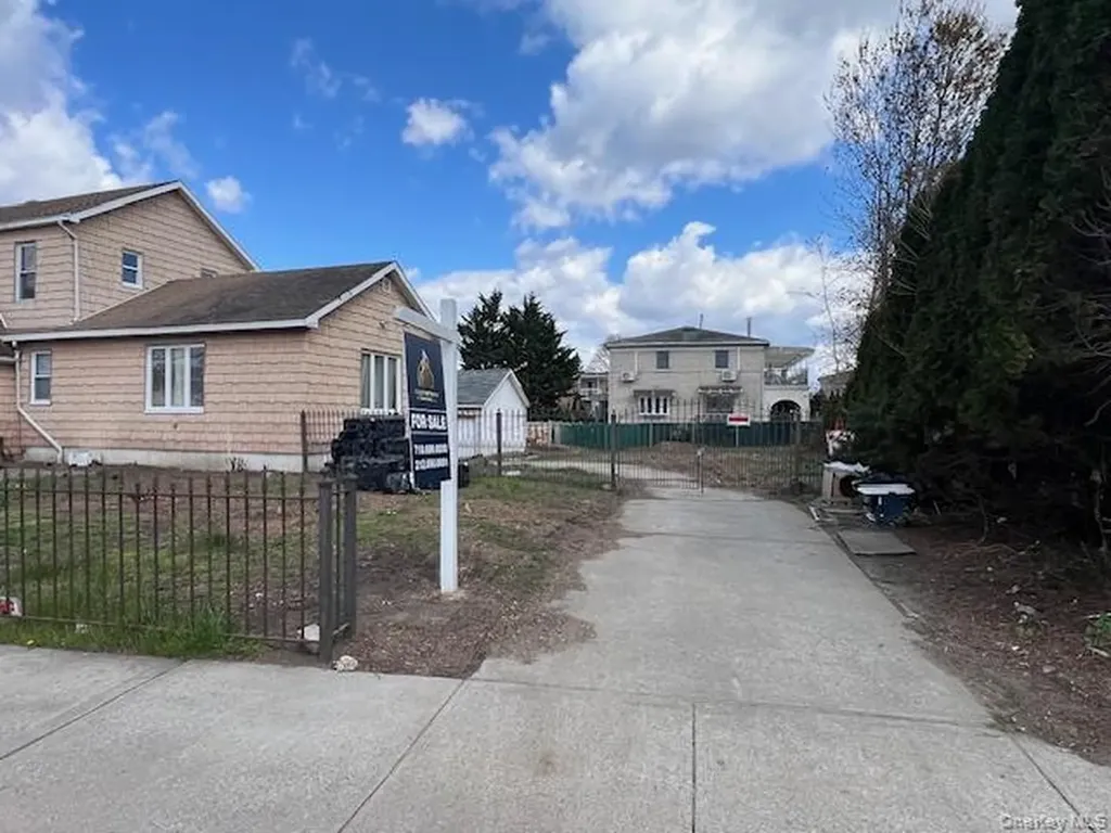 146-43 Bayside Avenue Flushing NY 11354