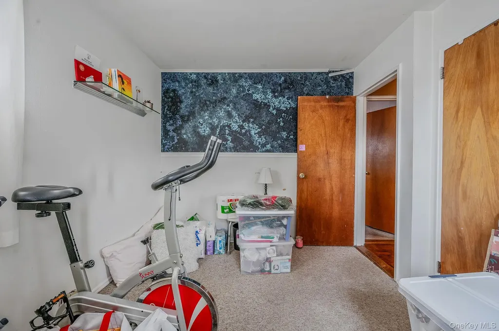 690 N Delaware Avenue Lindenhurst NY 11757