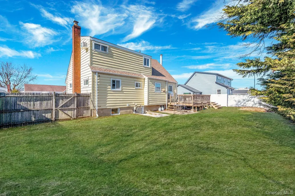 690 N Delaware Avenue Lindenhurst NY 11757