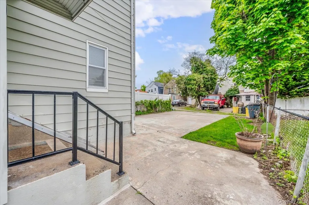 487 5th Avenue Cedarhurst NY 11516