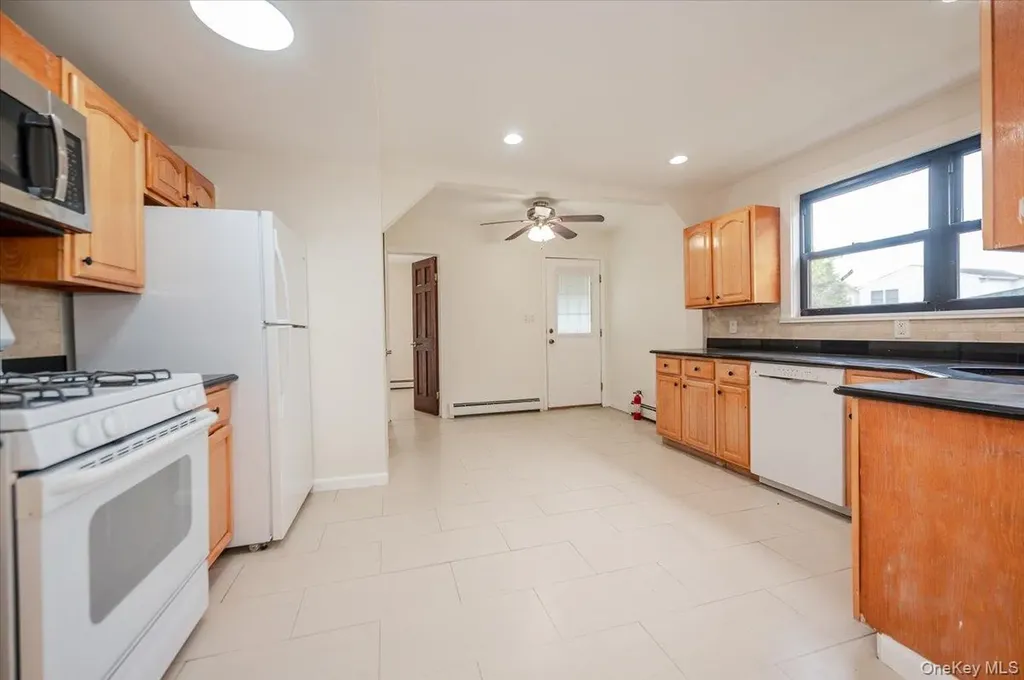 487 5th Avenue Cedarhurst NY 11516