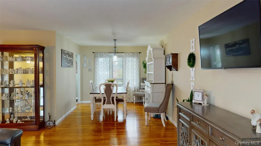 8 Mulberry Drive Smithtown NY 11787