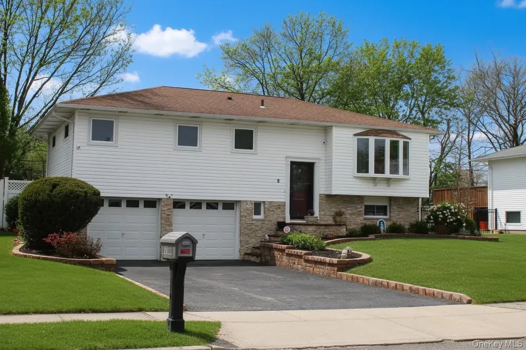 8 Mulberry Drive Smithtown NY 11787
