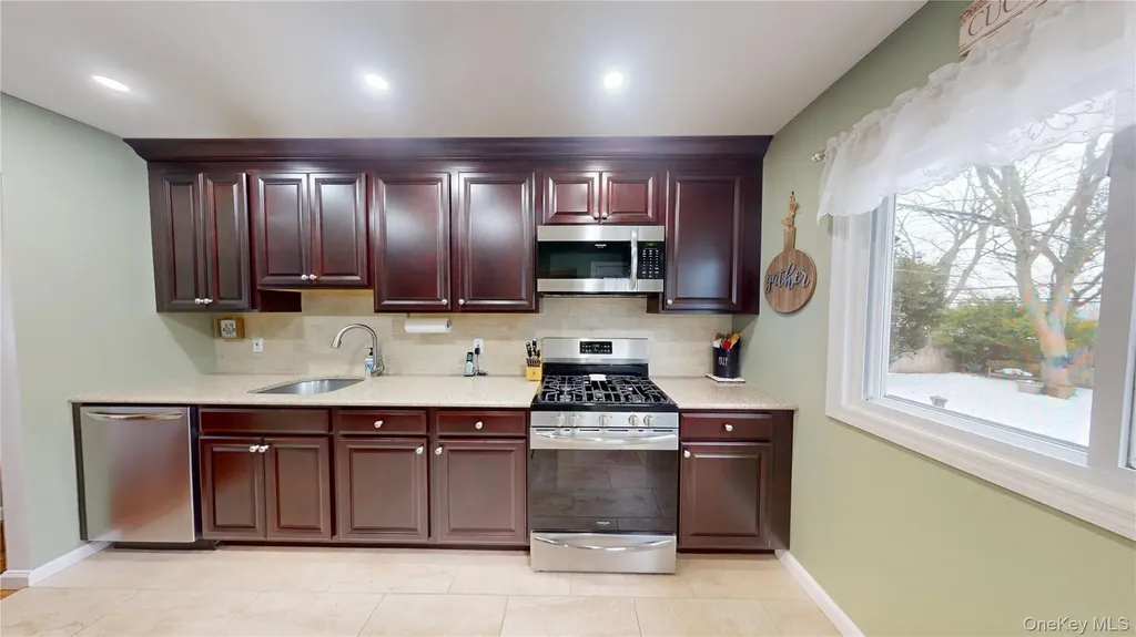 8 Mulberry Drive Smithtown NY 11787