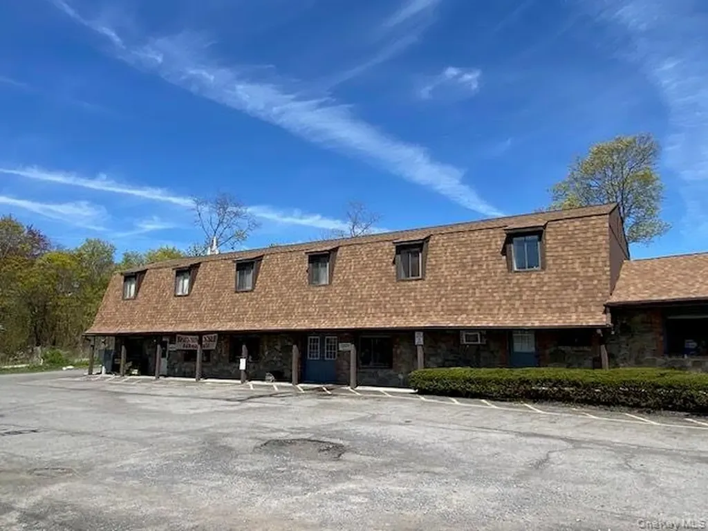 960 Violet Avenue Hyde Park NY 12538