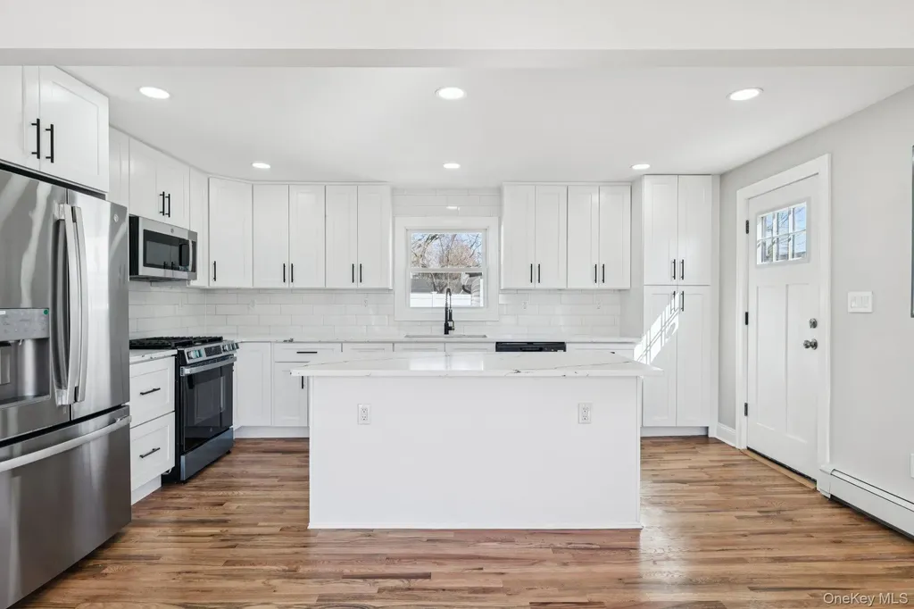 38 Somerset Road E Amityville NY 11701