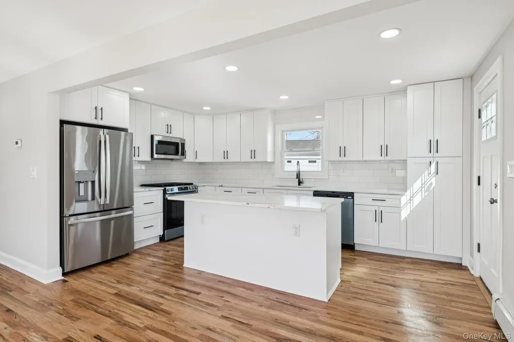 38 Somerset Road E Amityville NY 11701
