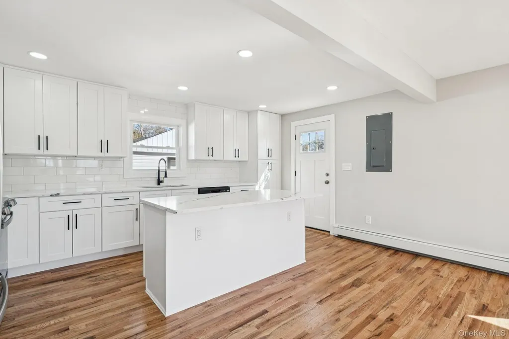 38 Somerset Road E Amityville NY 11701