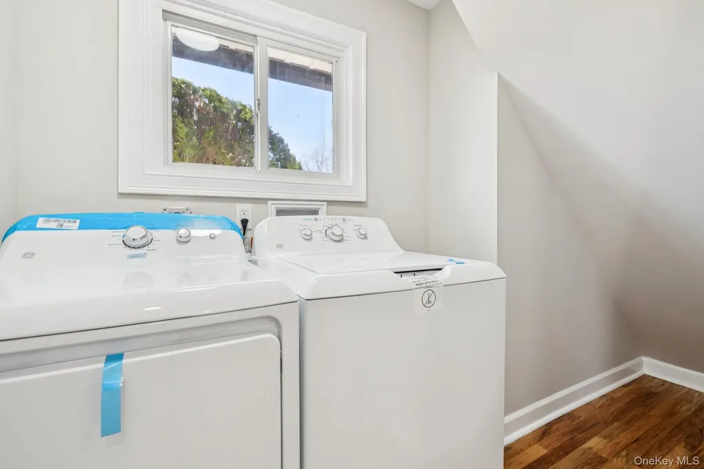 38 Somerset Road E Amityville NY 11701