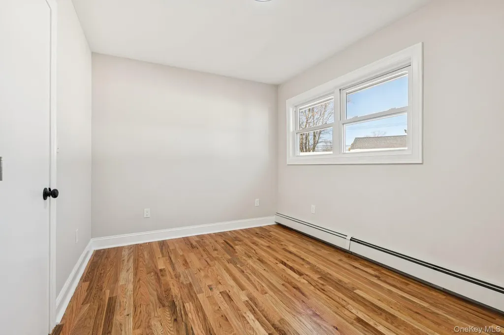38 Somerset Road E Amityville NY 11701