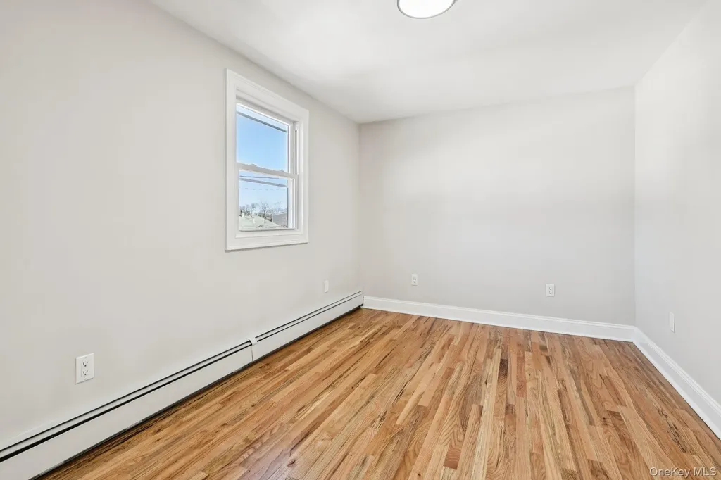 38 Somerset Road E Amityville NY 11701