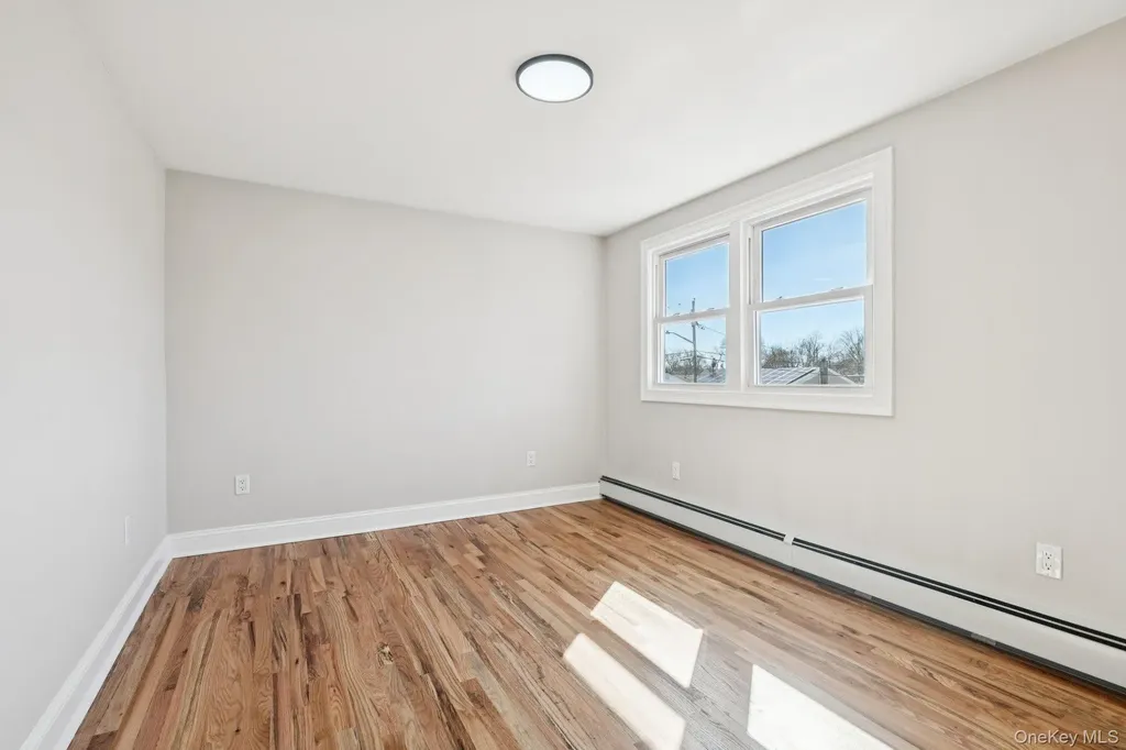 38 Somerset Road E Amityville NY 11701