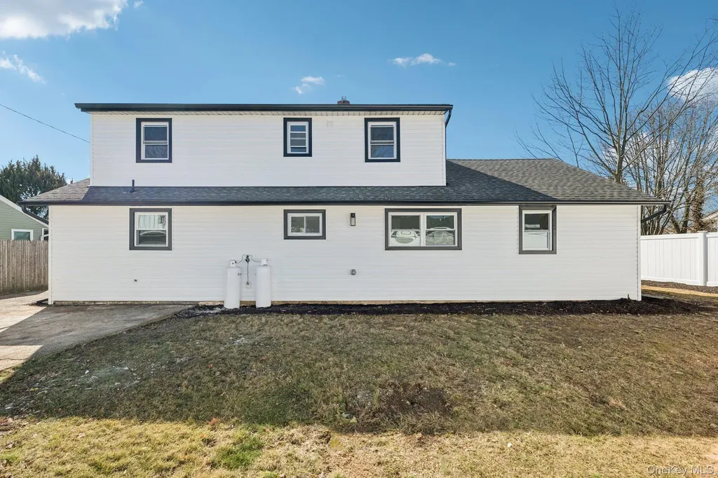 38 Somerset Road E Amityville NY 11701