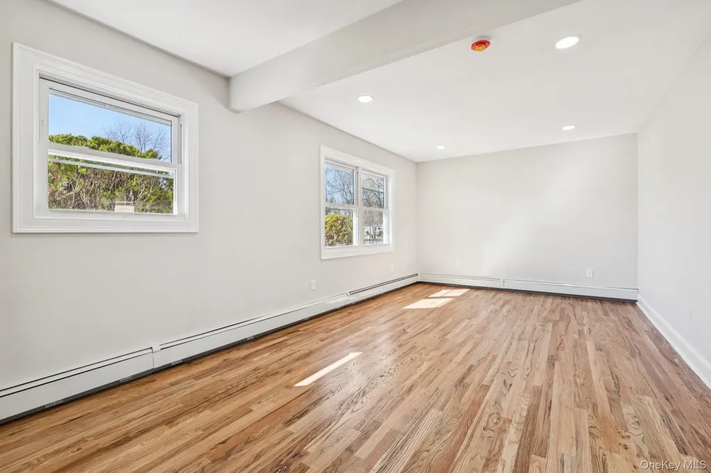 38 Somerset Road E Amityville NY 11701