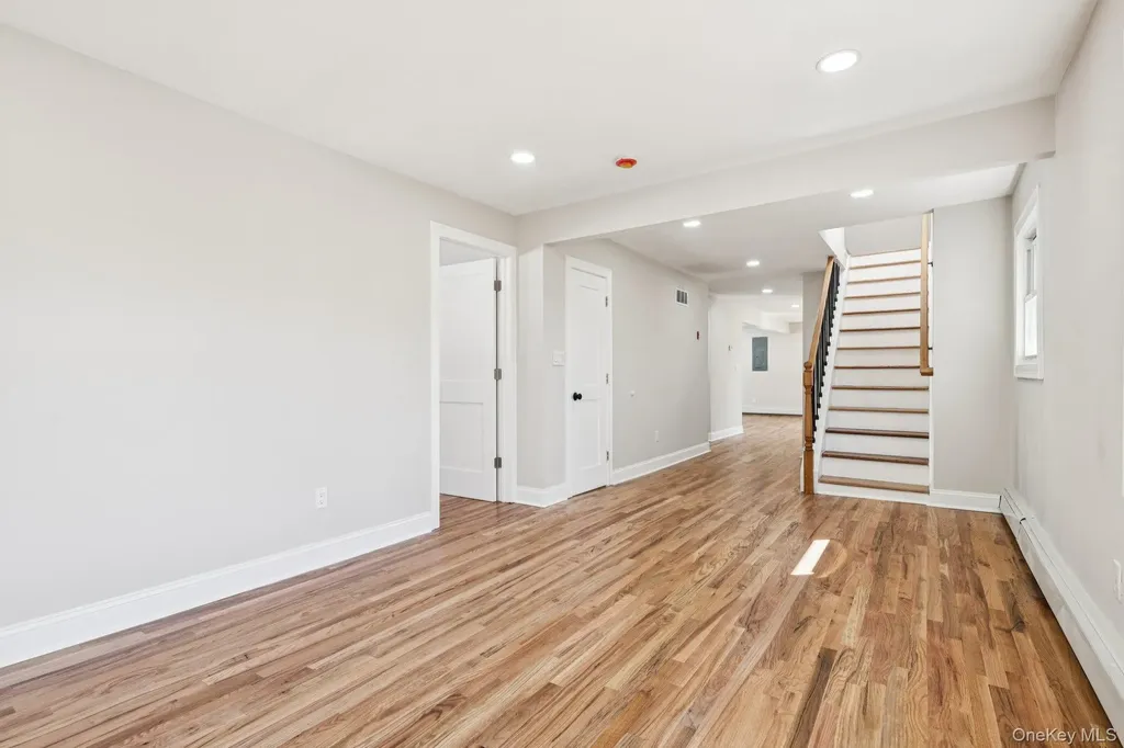 38 Somerset Road E Amityville NY 11701