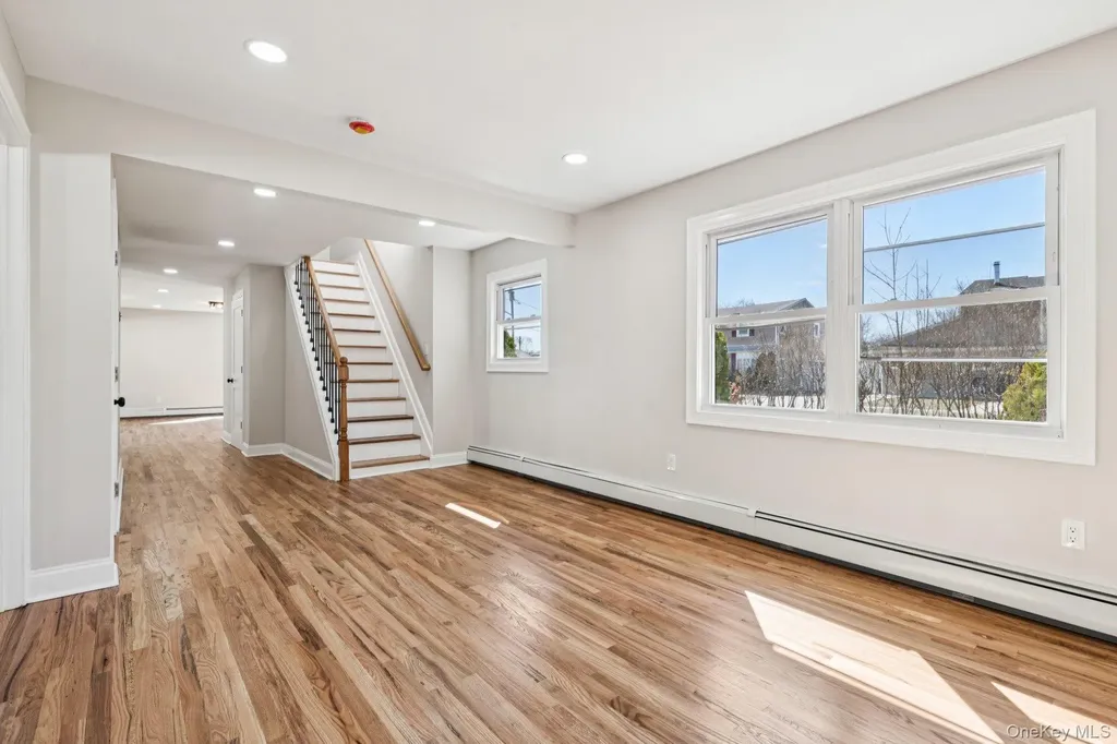 38 Somerset Road E Amityville NY 11701