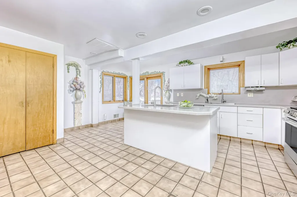 23 S Parker Drive Monsey NY 10952