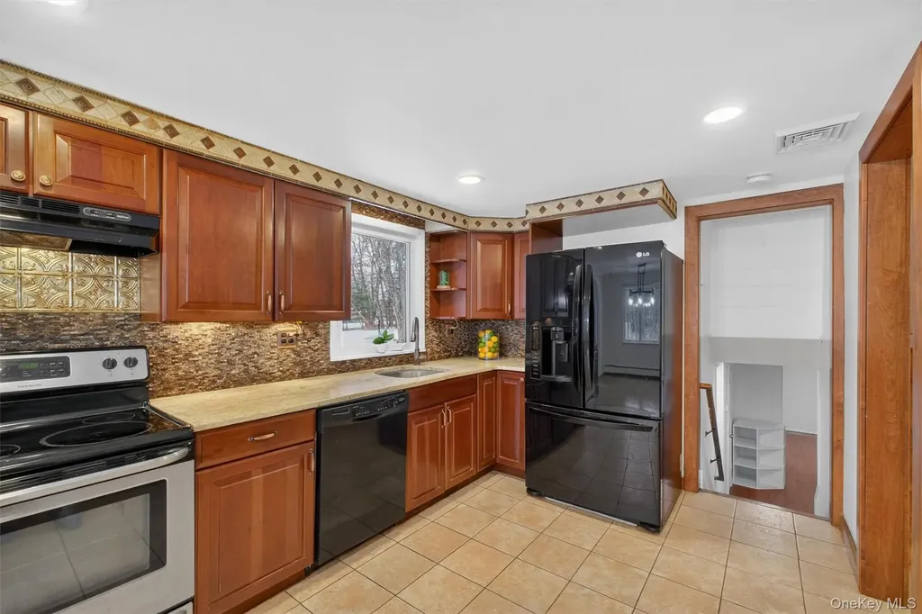 16 Orchard Lane Hopewell Junction NY 12533